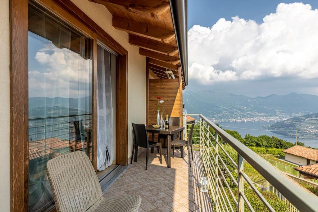 La Dolce Vita - Vista Lago E Piscina Parzanica Extérieur photo
